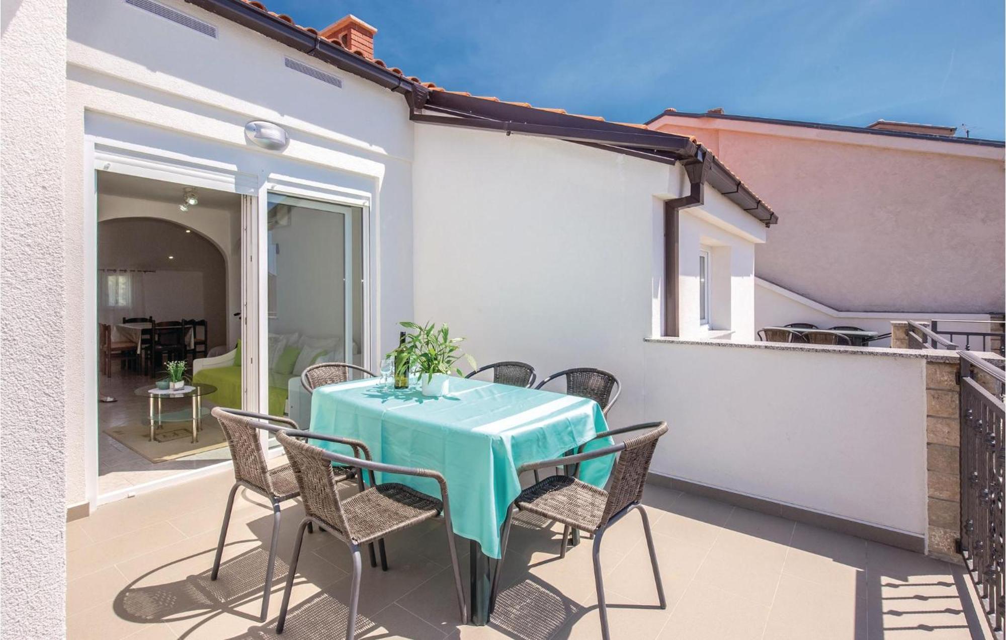 Nice Apartment In Crikvenica With Wifi 외부 사진